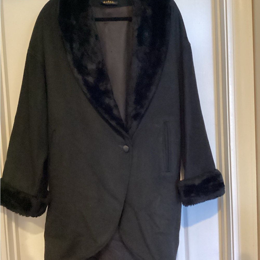 Black 100% Wool Jacket with Faux Fur - Picture 8 of 8